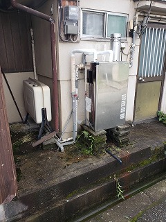 姫路市　石油給湯器から水漏れ